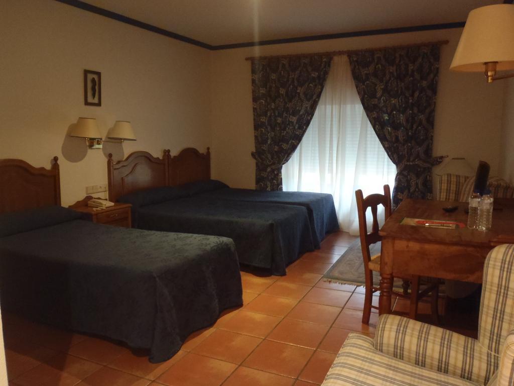 Hotel Hospederia El Convento Miranda de Ebro Kültér fotó